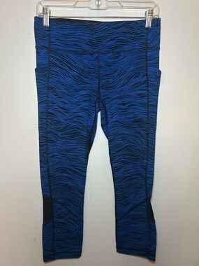 Lululemon Blue and Black Pattern Leggings Crop Size 6 High Rise Athletic